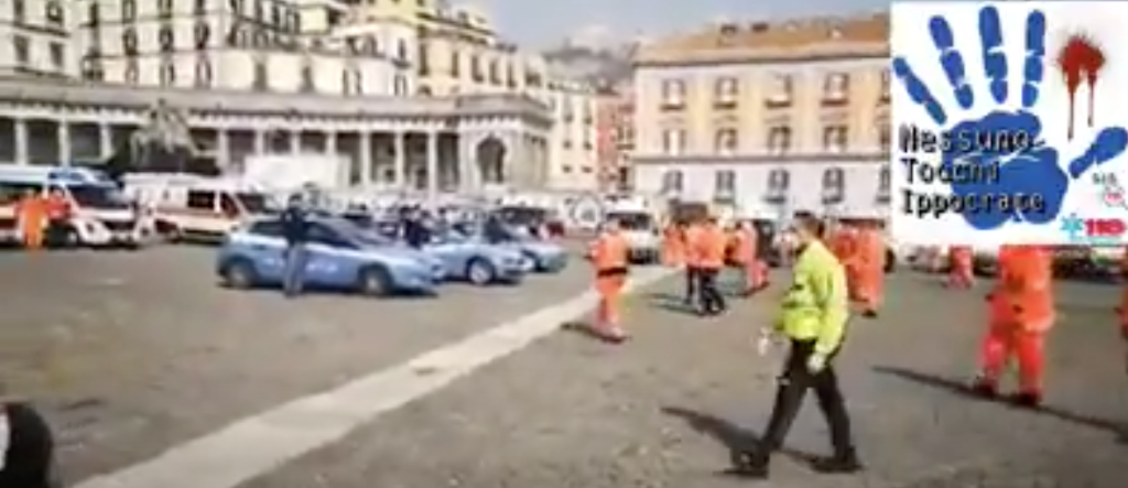 Napoli, l'omaggio del 118 alle forze dell'ordine