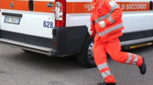 Perde l'equlibrio e cade, 69enne muore mentre lavorava: comunità in lutto