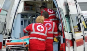 Ha un malore, scende dall'auto e muore: tragedia a Caserta