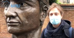 Napoli, torna in corsia l'infermiere guarito dal Covid: "Dono il mio plasma"