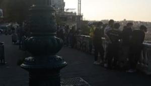 Napoli, troppi giovani in strada per la 'Fase2': blitz dei Vigili