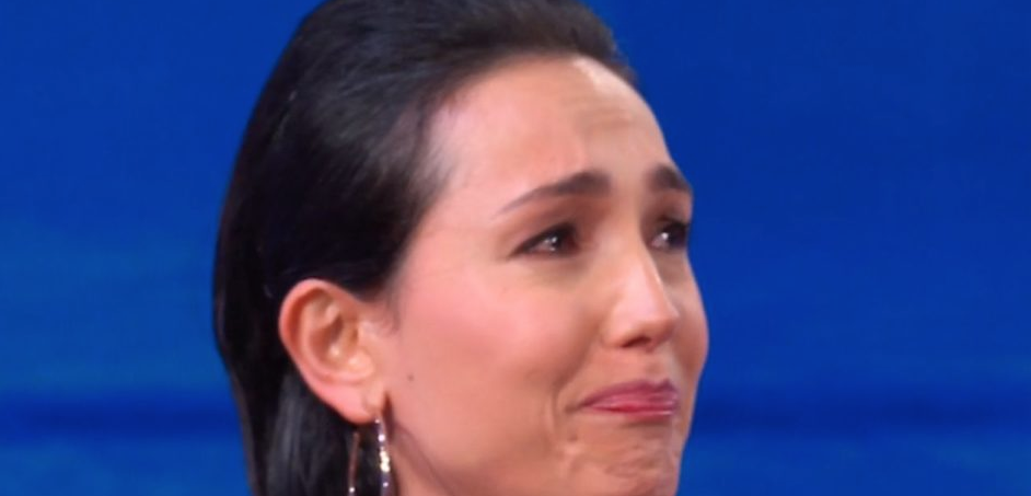 'Vieni da me', Caterina Balivo in lacrime durante la trasmissione: "La vita va avanti"