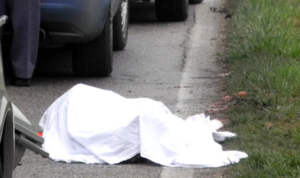 Orrore in Campania, uomo trovato senza vita davanti casa