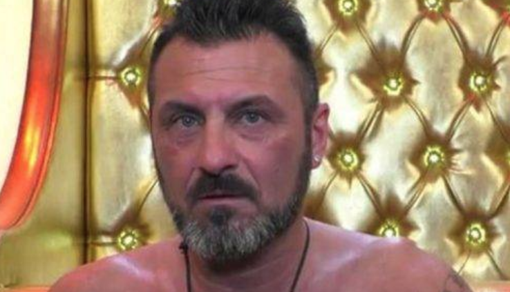 La rabbia di Sossio Aruta: "Non sono un morto di fame, vi porto in tribunale"