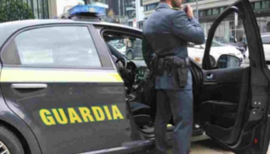 Percepiva indennità da non vedente ma era una truffa: arrestata falsa cieca