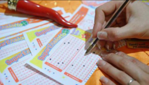 Superenalotto in Campania, altro '5' vincente: premio da 44mila euro