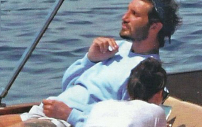 La vita da single di Stefano senza Belen, la foto che ha 'sgamato' il ballerino napoletano