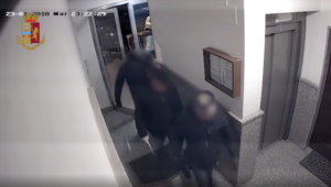 Napoli, rapine in divisa: sgominata la gang dei finti finanzieri