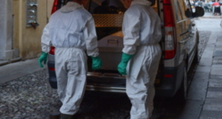 Napoli, trovato uomo senza vita in casa