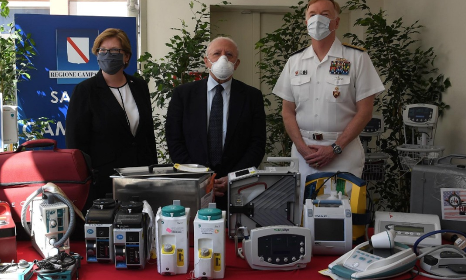 Gli Stati Uniti donano attrezzature sanitarie alla Regione Campania