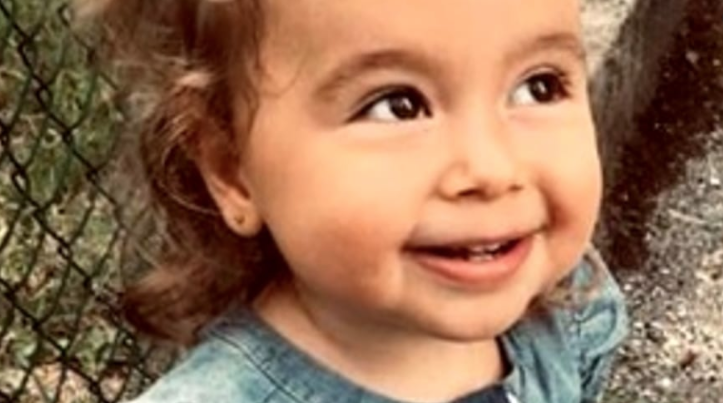 Il cuore della piccola Elena ha smesso di battere, dolore per la bimba scomparsa a 2 anni