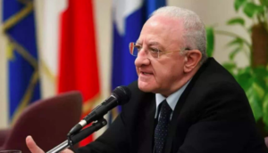 Tumori, l'annuncio di De Luca: "Entro 3-5 anni avremo il vaccino contro il cancro"