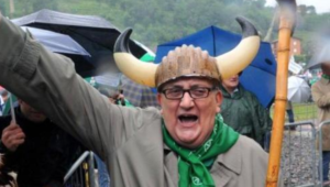 Diceva, "i napoletano fanno schifo": il leghista Borghezio accusato di un furto da 100mila euro