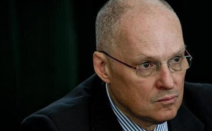 Covid, l'allarme di Ricciardi: "Più multe e controlli o faremo una brutta fine"