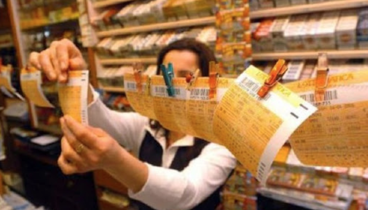 La ruota di Napoli porta fortuna alla Campania, vinto un super terno: premio da 50.500 euro