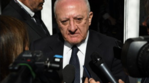 Senza mascherine al chiuso, fioccano le prime multe: stangata da 1000 euro