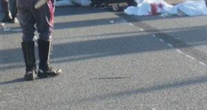 Dramma in Campania, giovane sbalzato dall'auto e investito dalle altre vetture: 25enne perde la vita