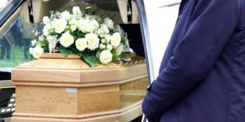 Dolore nel Vesuviano per l'addio a Giovanni, il 17enne stroncato da un malore: "Sei il nostro angelo custode"