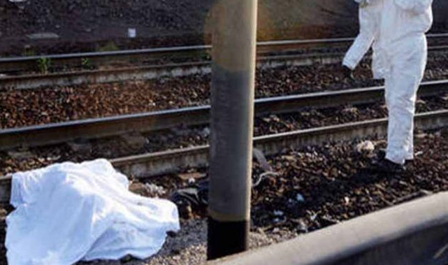 Dramma a Pagani, uomo trovato senza vita sui binari della stazione