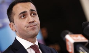 Dalla lotta agli sprechi al fotografo da 35mila euro: Di Maio travolto dalle polemiche
