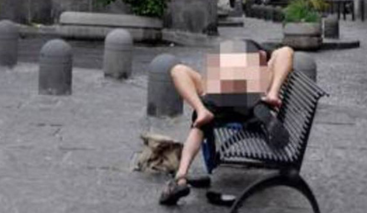 Panchine 'bollenti', scoppia la passione in strada tra ragazzini: anziana svegliata dalle urla denuncia tutto