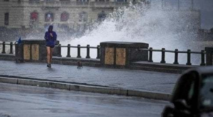 Meteo, continua l'allerta in Campania: bufere e temporali anche a Napoli