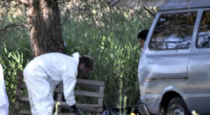 Fa 600 km per togliersi la vita davanti al bar della moglie, uomo trovato impiccato in strada