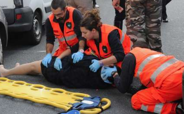 Travolta e uccisa da uno scooter mentre attraversava la strada: la tragedia in Campania