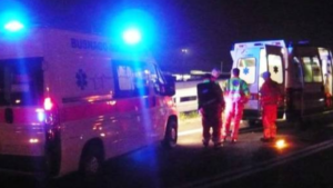 Napoli, agguato in pieno centro nella notte, uomo colpito da diversi colpi di pistola