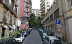 Racconta su Facebook di essere stata stuprata a Chiaia, la polizia scopre l'inganno