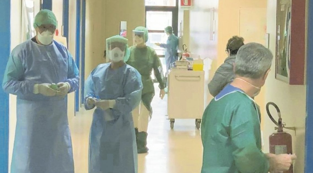 Come sta primo paziente estubato a Napoli, trasferito in normale reparto: condizioni buone