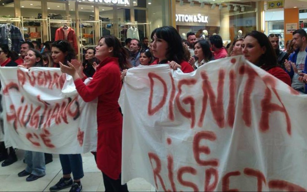 protesta auchan donna partorisce