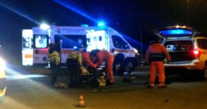 Clochard investito ed ucciso da un auto, inutile l'intervento dei soccorsi