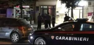 Casoria bomba carta nella notte, danneggiato il pub "Burger Time"