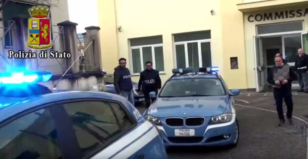 Avevano gambizzato un giovane dopo una lite: arrestata un'intera famiglia