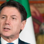 Il premier Conte e l'invito a fare attenzione: "Rischio di riesplosione focolai è concreto"
