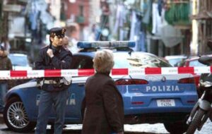 Castellammare, agguato in strada: uomo ferito al gluteo