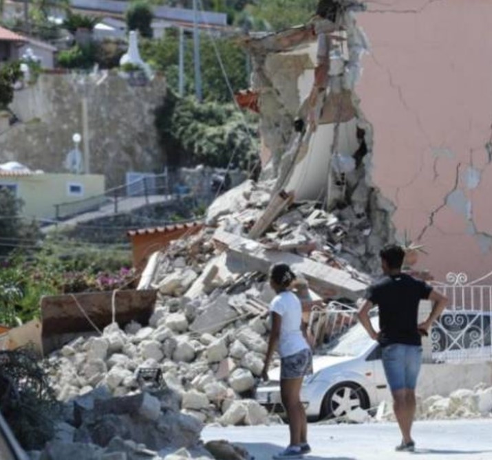 Terremoto Ischia, recluso agli arresti domiciliari minaccia il suicidio