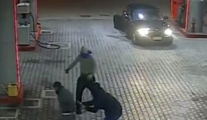 Truffa a Sant'Anastasia, simulano rapina dell'incasso: traditi dal Gps