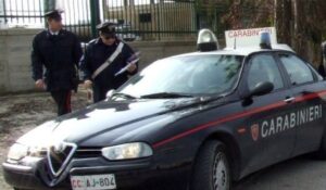 Napoli, prova a corrompere i Carabinieri: arrestato 36enne