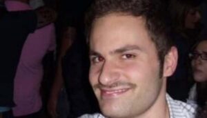 Un tumore all'intestino ha spezzato la vita del giovane