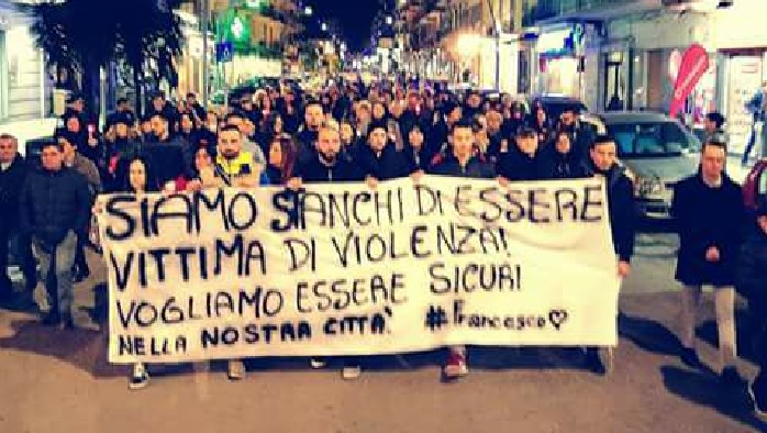 Vigilantes aggredito alla metro, la denuncia di una parente: "Lasciati soli"