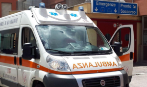Dramma a Caserta, bambino di 3 anni cade dal balcone: trasportato d'urgenza in ospedale