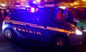 Prima la rissa, poi accoltellati: è movida violenta nel centro di Napoli