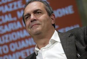 Regionali, l'annuncio di De Magistris: "Mi candido alle elezioni"