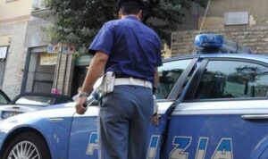 Litiga con la madre, poi prova il suicidio: 17enne salvato dalla Polizia