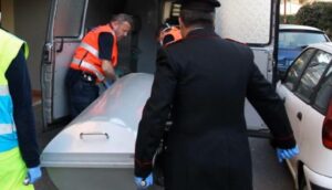 Giugliano, uomo trovato morto in casa: la macabra scoperta fatta dal fratello