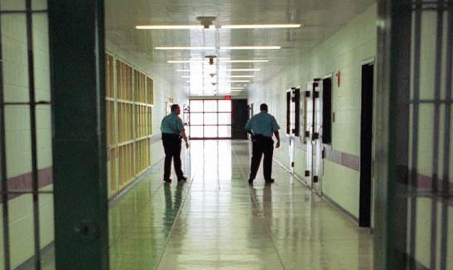 Stop alla riforma e pochi agenti penitenziari, è caos in carcere