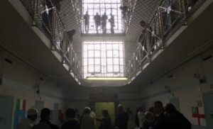 Poggioreale, protesta in carcere dei detenuti: "Non hanno rimosso il cadavere"