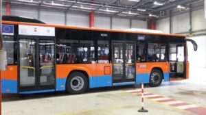 Napoli, sono già 8 su 10 i nuovi bus fermi ai "pit stop" per problemi tecnici